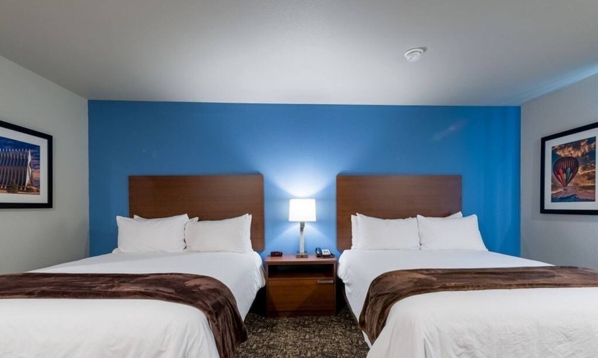 Grant Creek Hotel | Dog-Friendly Extended Stay Room with Cooking Space for Comfort in Missoula