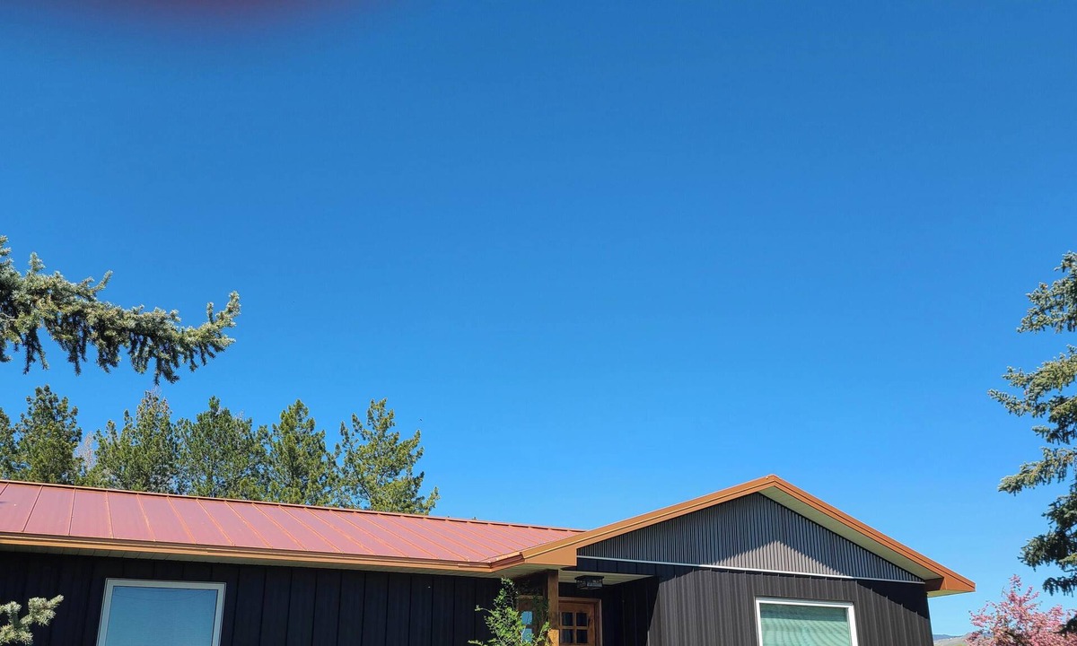 Corvallis House | Dog-friendly home on 2 acres with mtn. views, close to town; all new inside