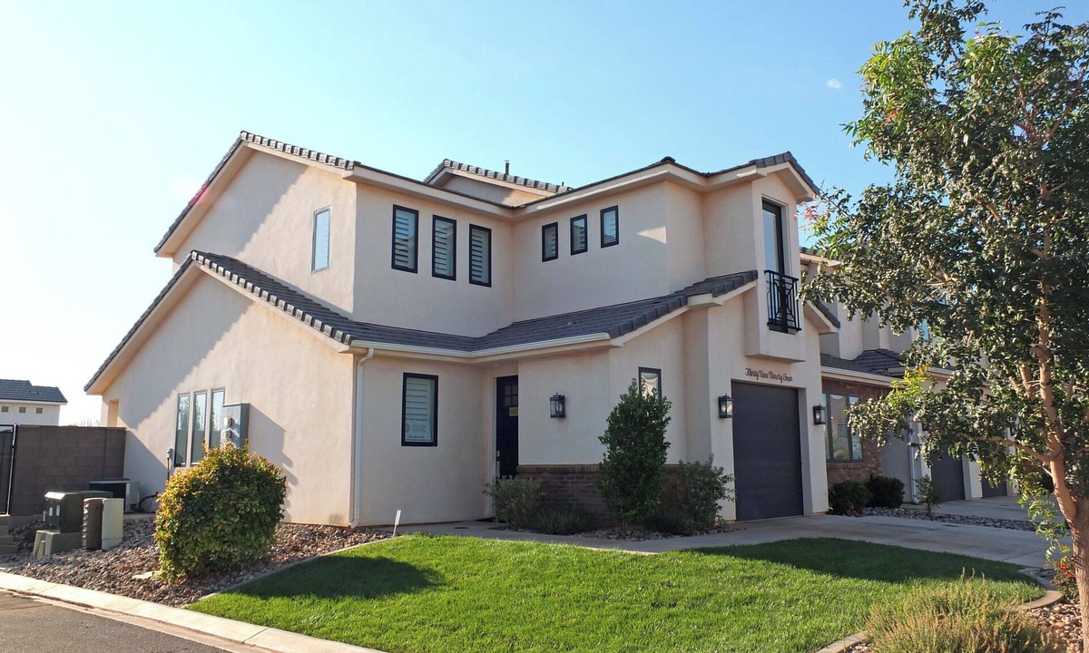 Washington Fields Condo | Dog Friendly Vacation! Athlete's Retreat | Amazing amenities