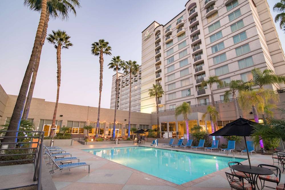 Mission Valley Hotel | DoubleTree by Hilton Hotel San Diego - Mission Valley