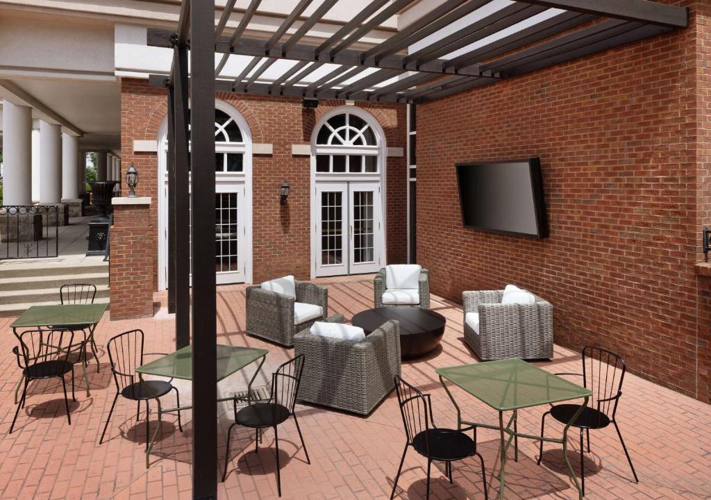 Lexington Hotel | DoubleTree Suites by Hilton Lexington