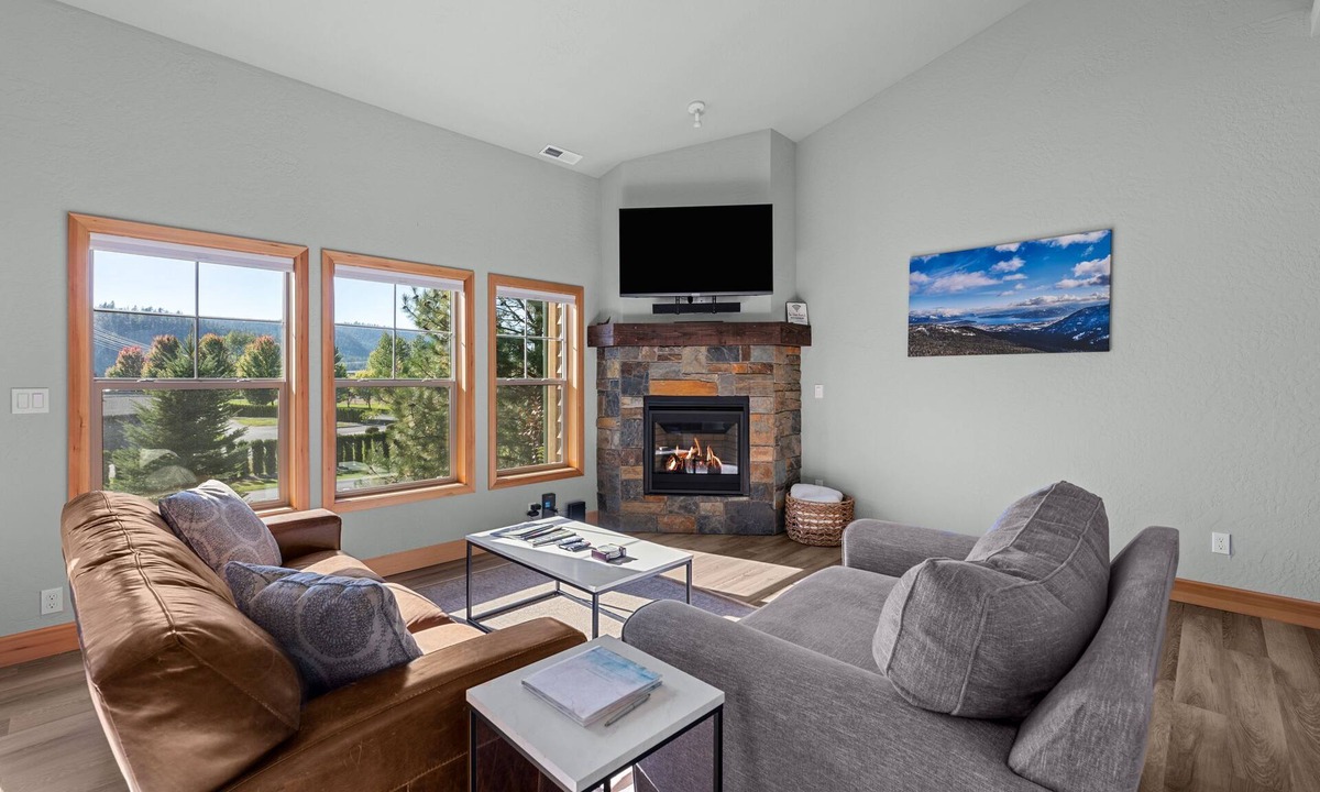 Dover Bay Condo | Dover Bay Beauty w/Balcony