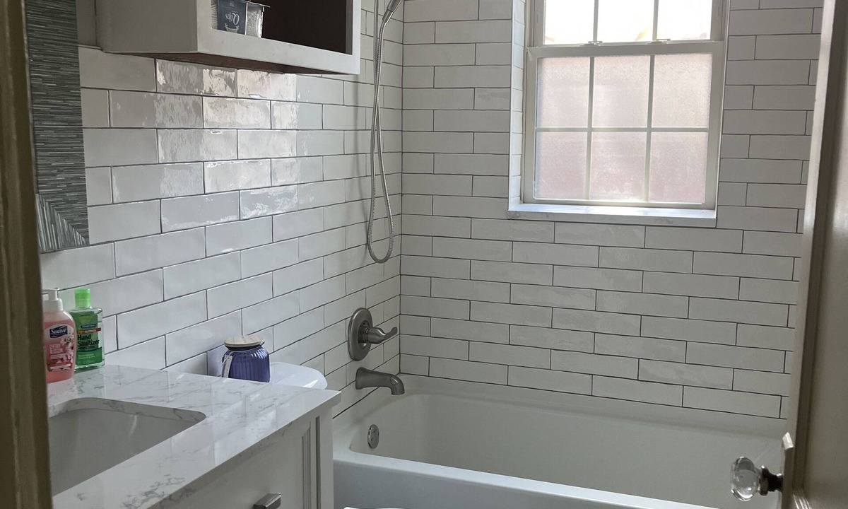 Ghent Condo | "Downtown Apartment: Perfect Location with Easy Access to Everything!"