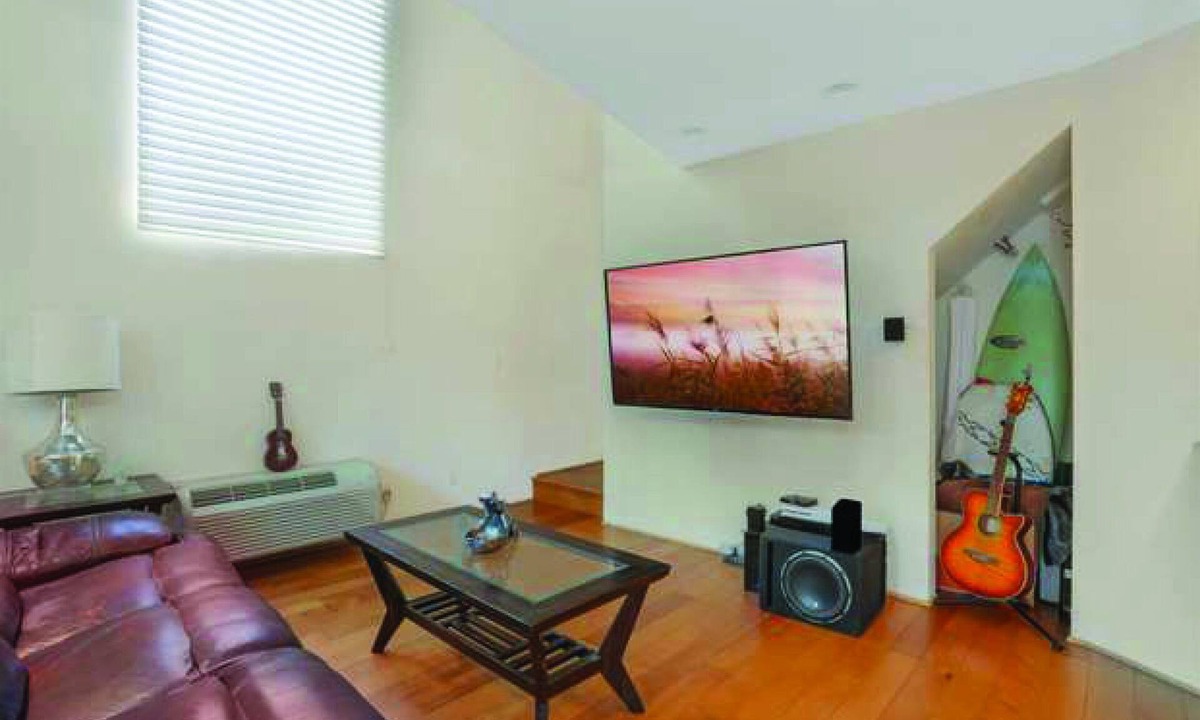 East Village Condo | Downtown Condo - 1 Block from Petco Park - Secured Parking & Gated