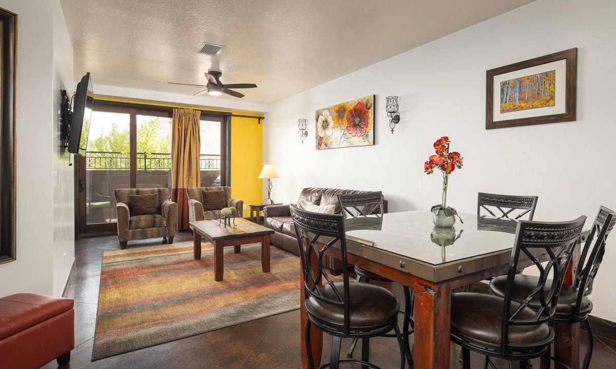 Moab Condo | Downtown Moab | Private Hot Tub | Bike Storage | Pet Friendly | Easy Parking