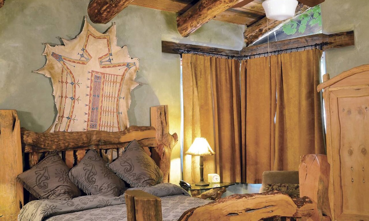 Sedona Hotel | Downtown Sedona Luxury Hotel Suite, Pet Friendly, Rustic Charm