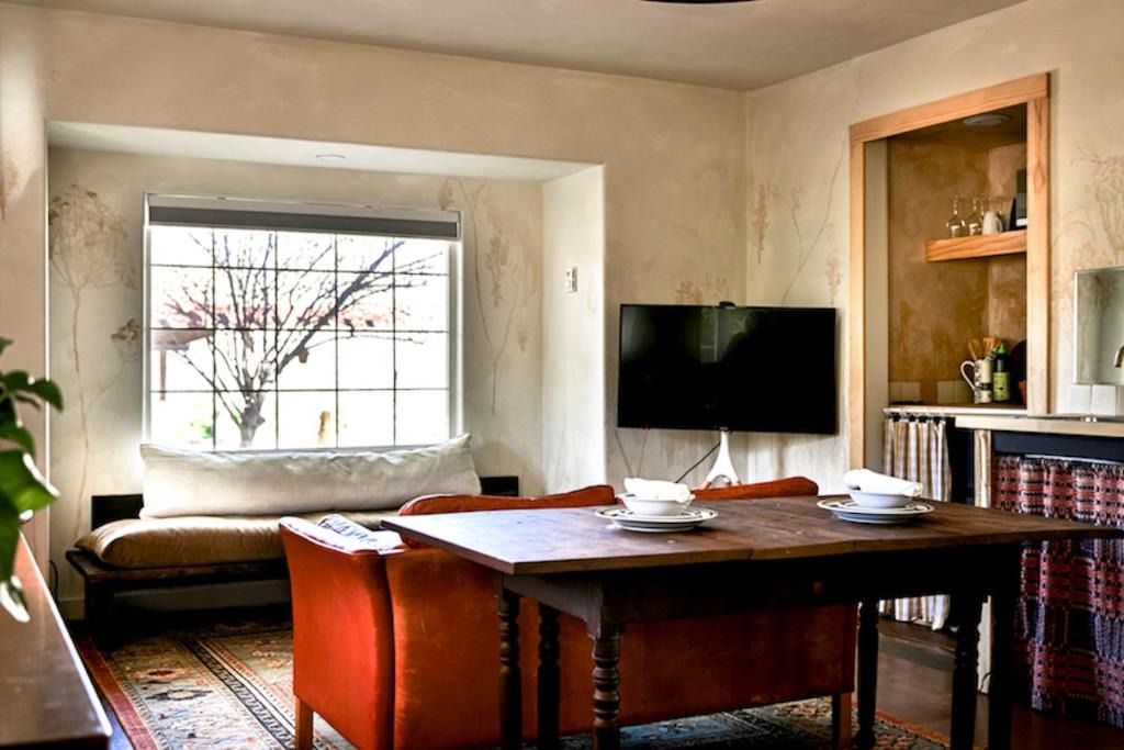Cornville House | Dragonfly Cottage Romantic Stargazers Hideaway