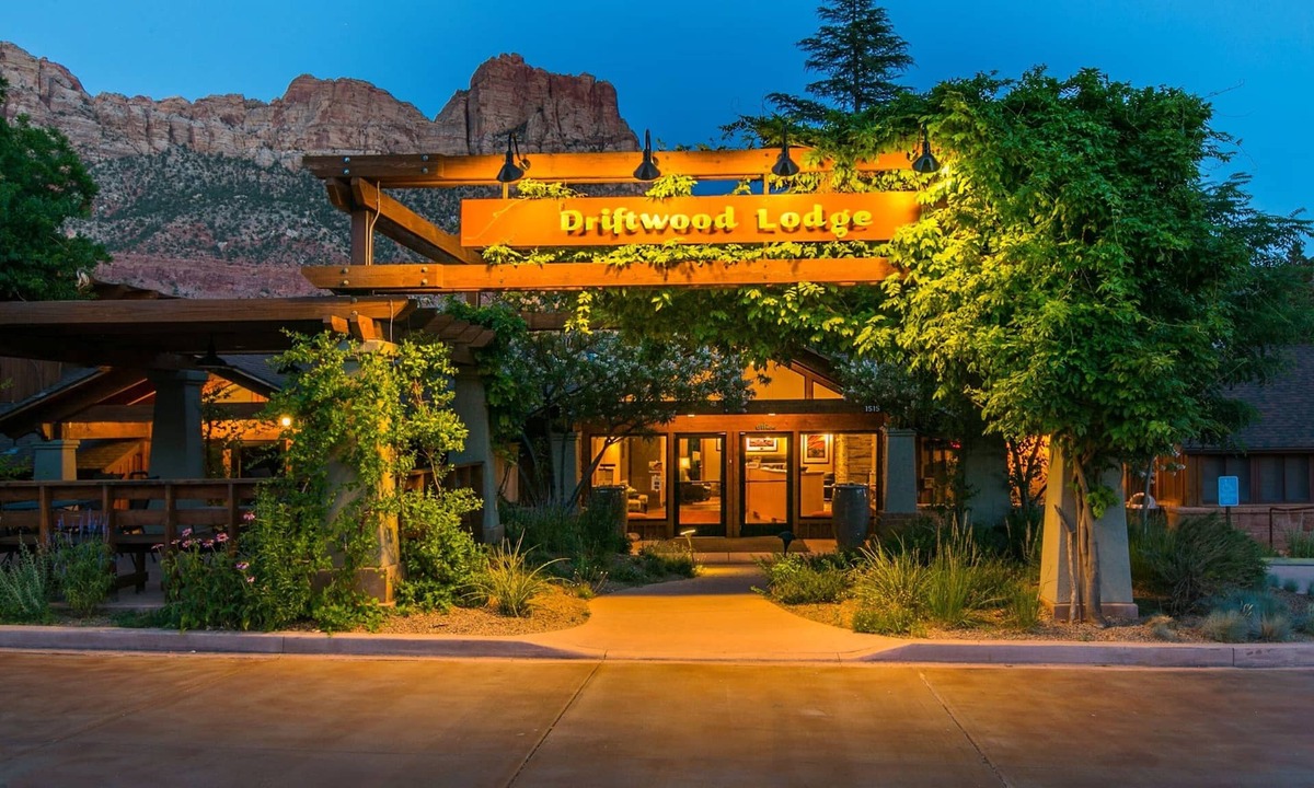 Zion National Park South Entrance Hotel | Driftwood Lodge