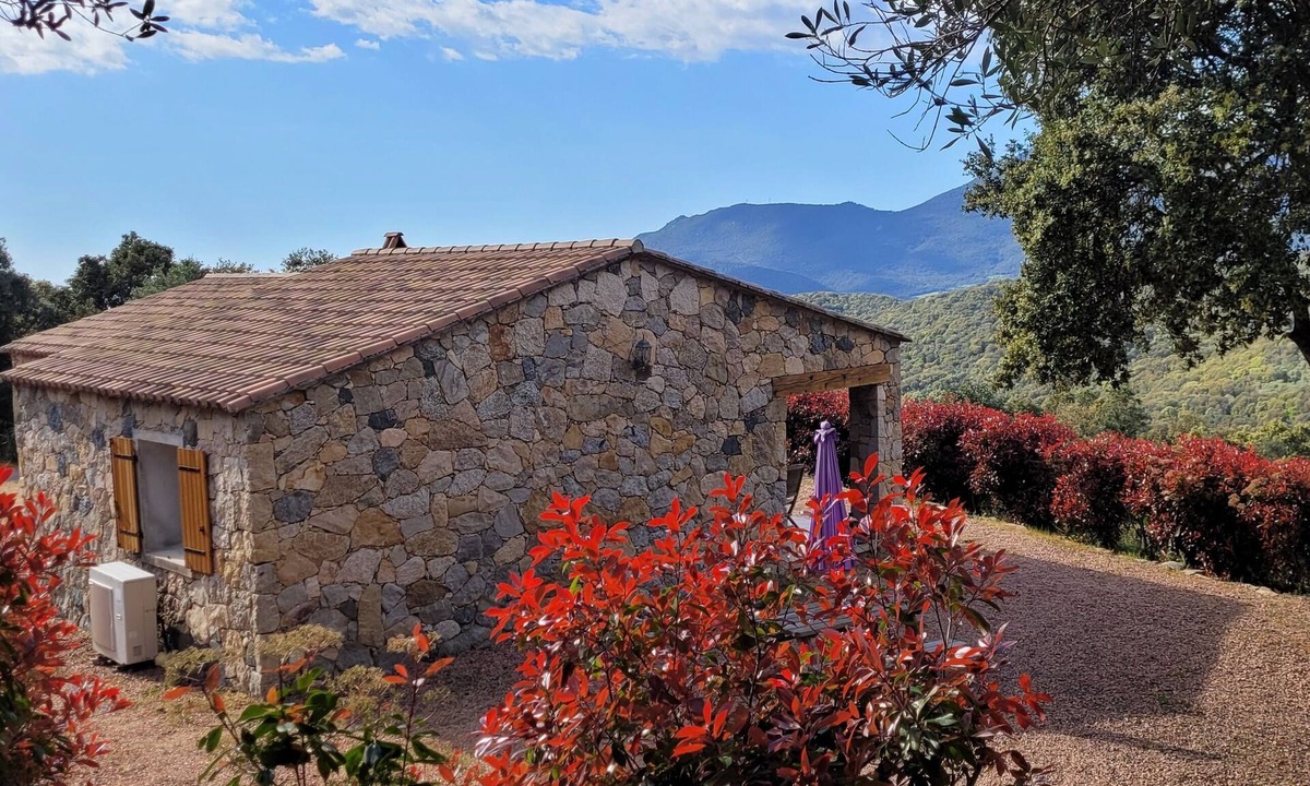 Granace Cottage | Dry stone cottage with outdoor spa, quietness guaranteed
