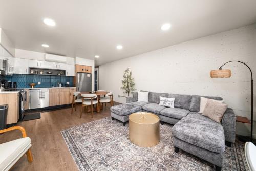 Cliff - Cannon Apartment | DT 2br 2bath Apartment
