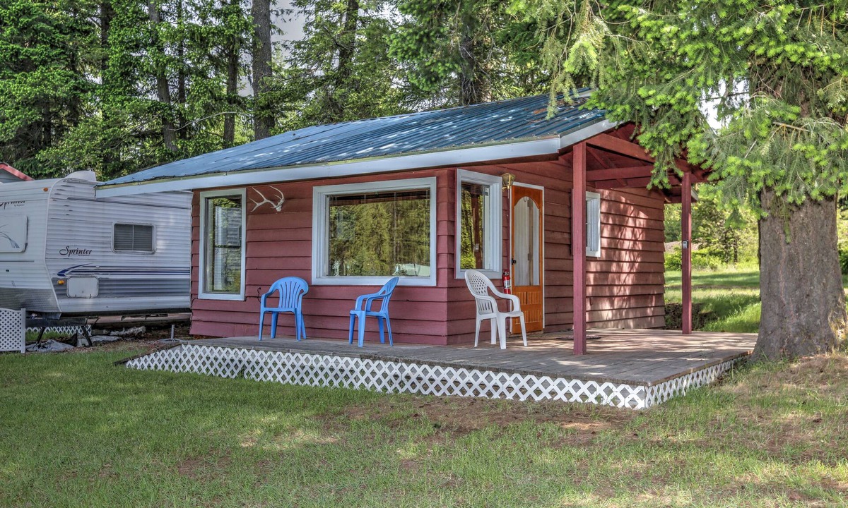 Newport Cottage | Eagle Vista Cottage at the old Sacheen Lake Resort