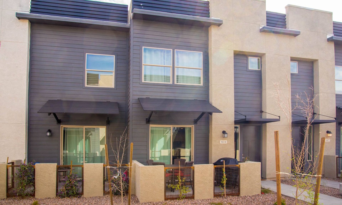 East Mesa Condo | East Mesa - Newer Condo Rental