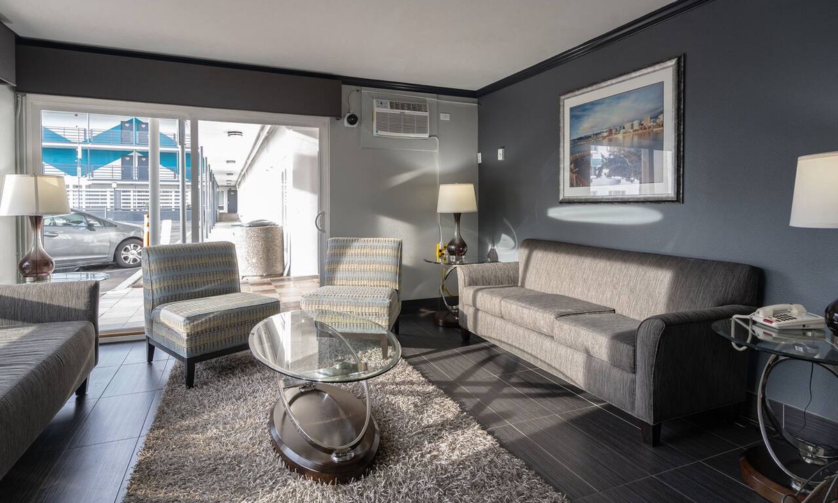 Buckman Neighborhood Hotel | Eastside Lodge