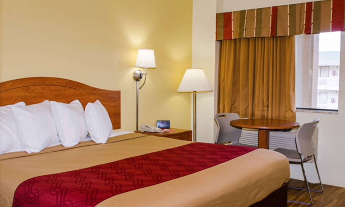 Canyon Acres Hotel | Econo Lodge Albuquerque East