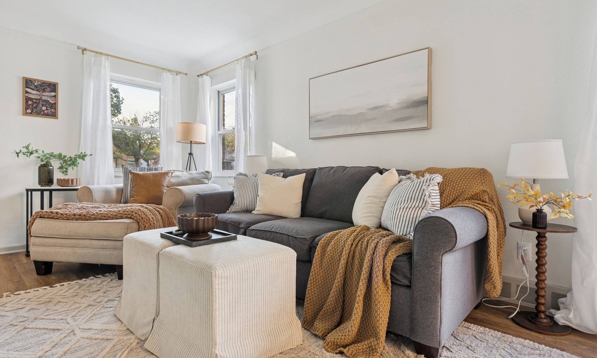 Ottawa House | Elegant & inviting! 3br w/private primary suite!
