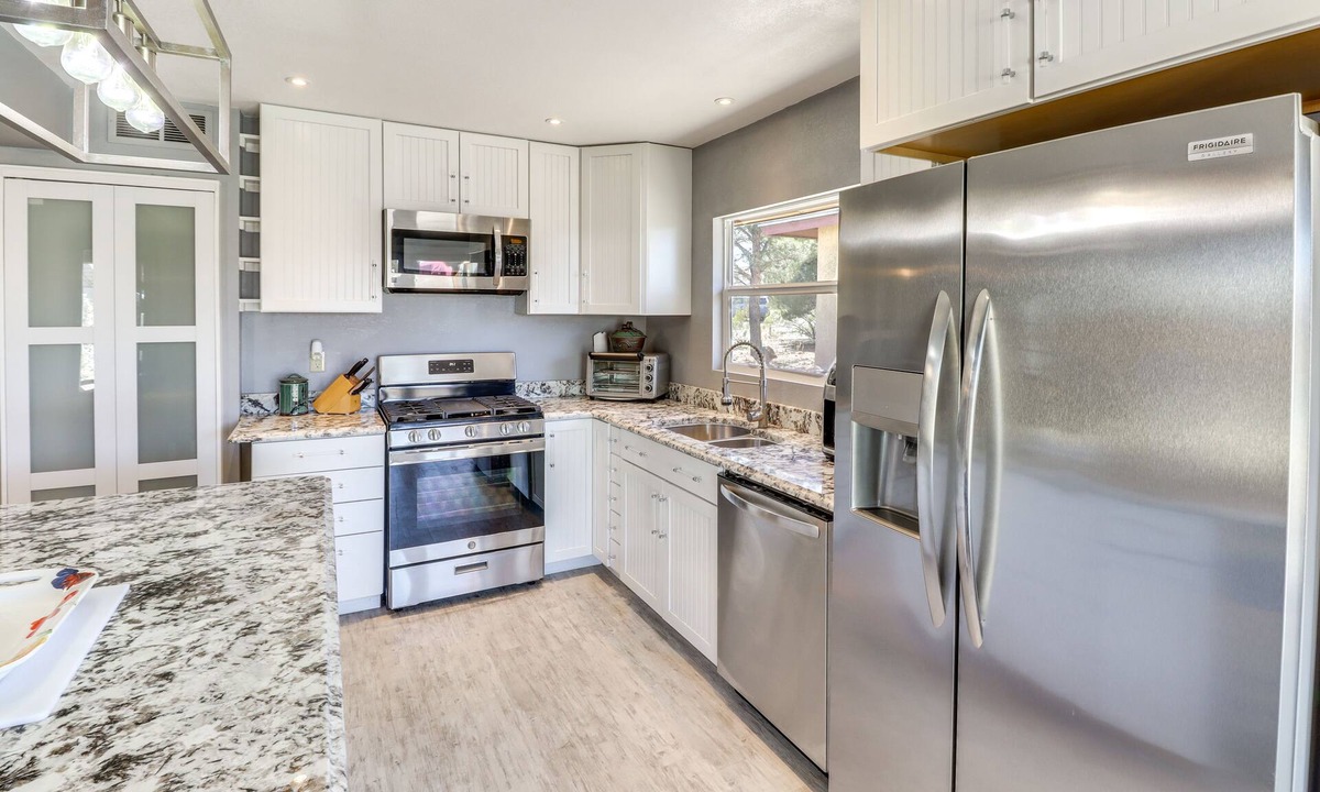 Elephant Butte House | Elephant Butte Home w/Propane Grill: 1 Mi to Lake