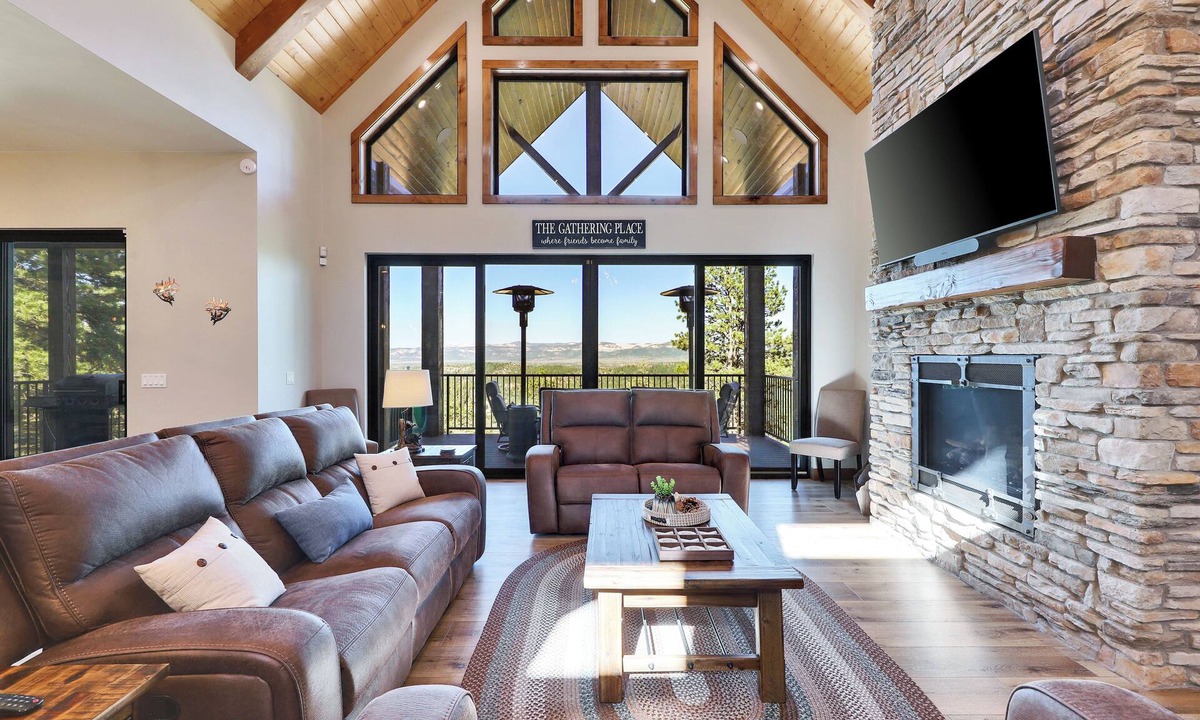 Mammoth Creek Cabin | Elk Haven - A hidden retreat in the hills