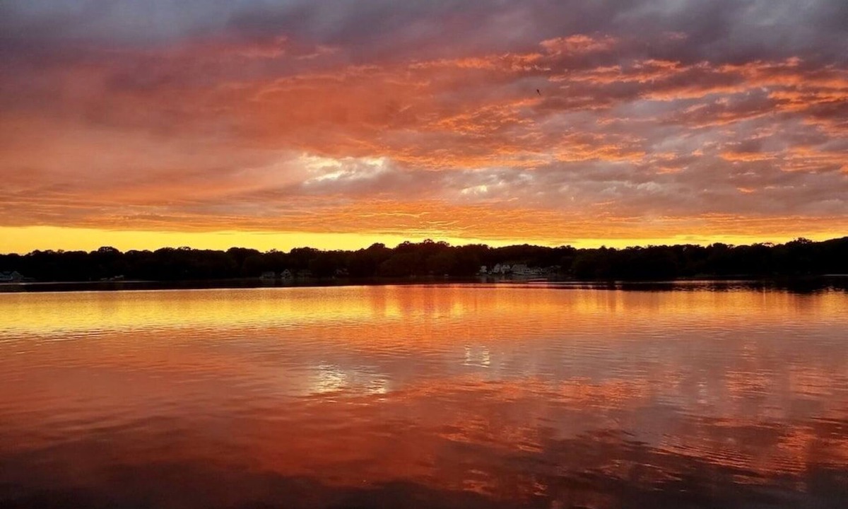 Old Lyme Cottage | Enchanted Waterfront Cottage