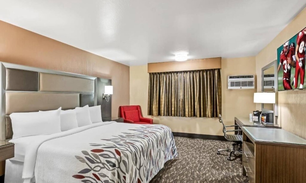 Yuba City Hotel | Enjoy a Hassle-free Stay Near Yuba Sutter Fairgrounds | Free Parking & Bfast