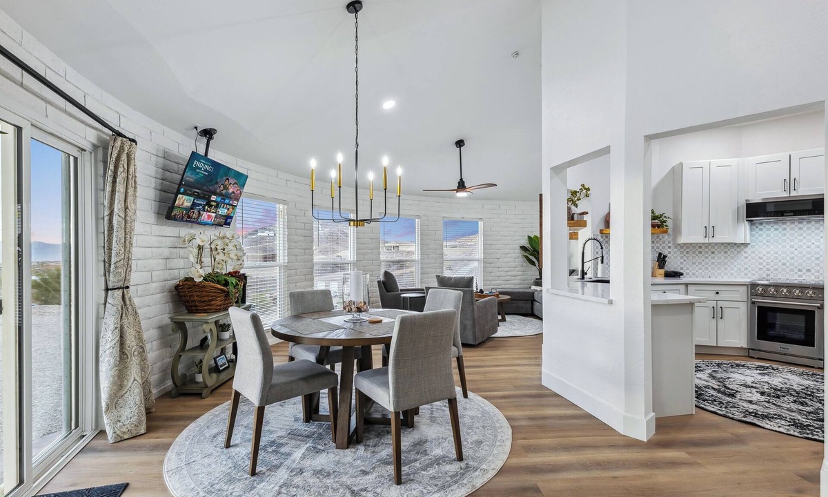 Lake Havasu City House | Enjoy Lake Views this Fall 1 Month at a Time