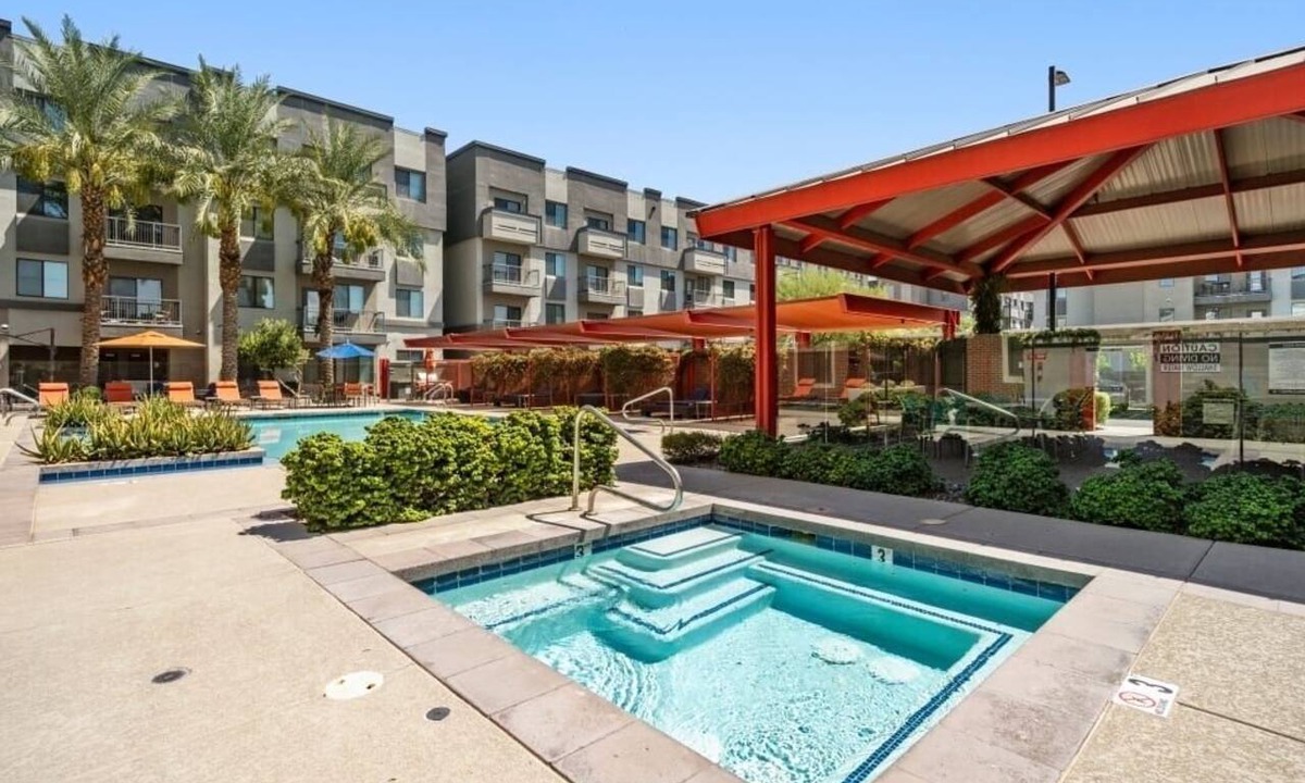 Downtown Apartment | Enjoy our luxury 1 bedroom loft with fitness room and AC in charming Chandler