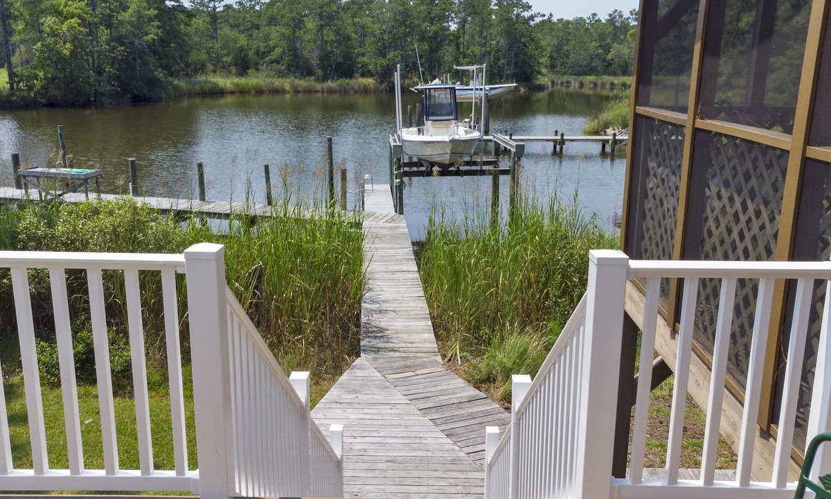 Oriental House | Enjoy the gorgeous creek views at the Tranquil Waters Cottage