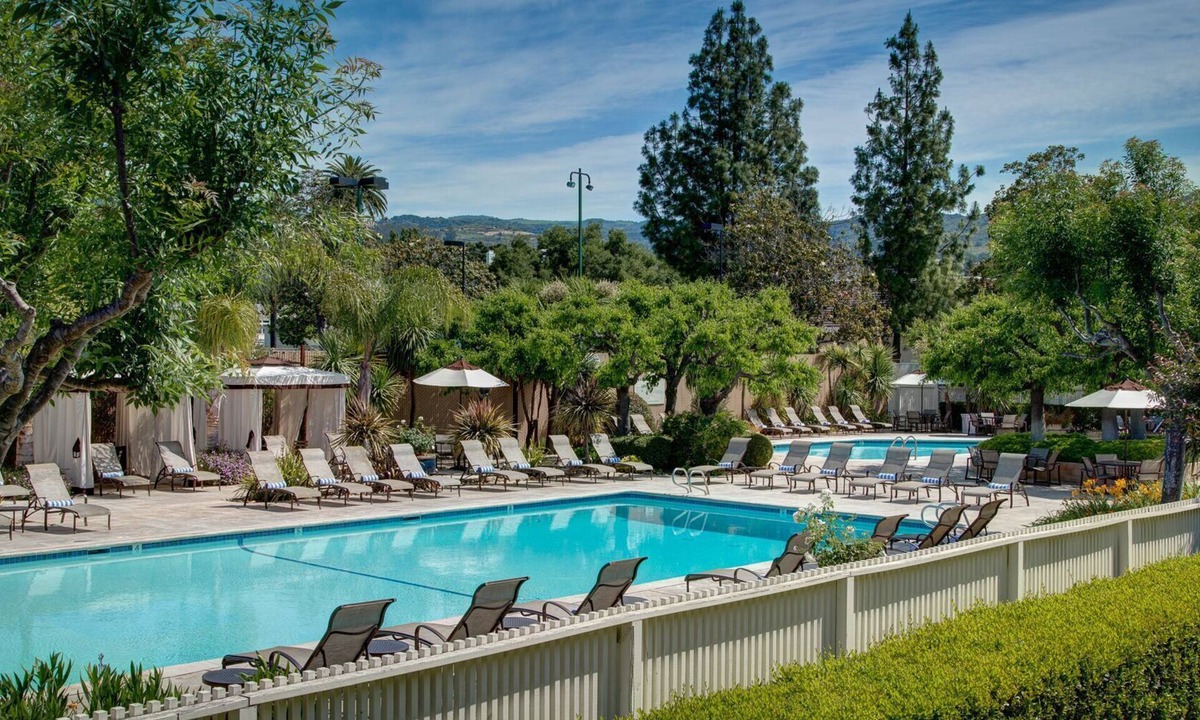 Napa Hotel | Enjoy the Vineyards of Northern California! Resort w/Pool, Golf, and More!