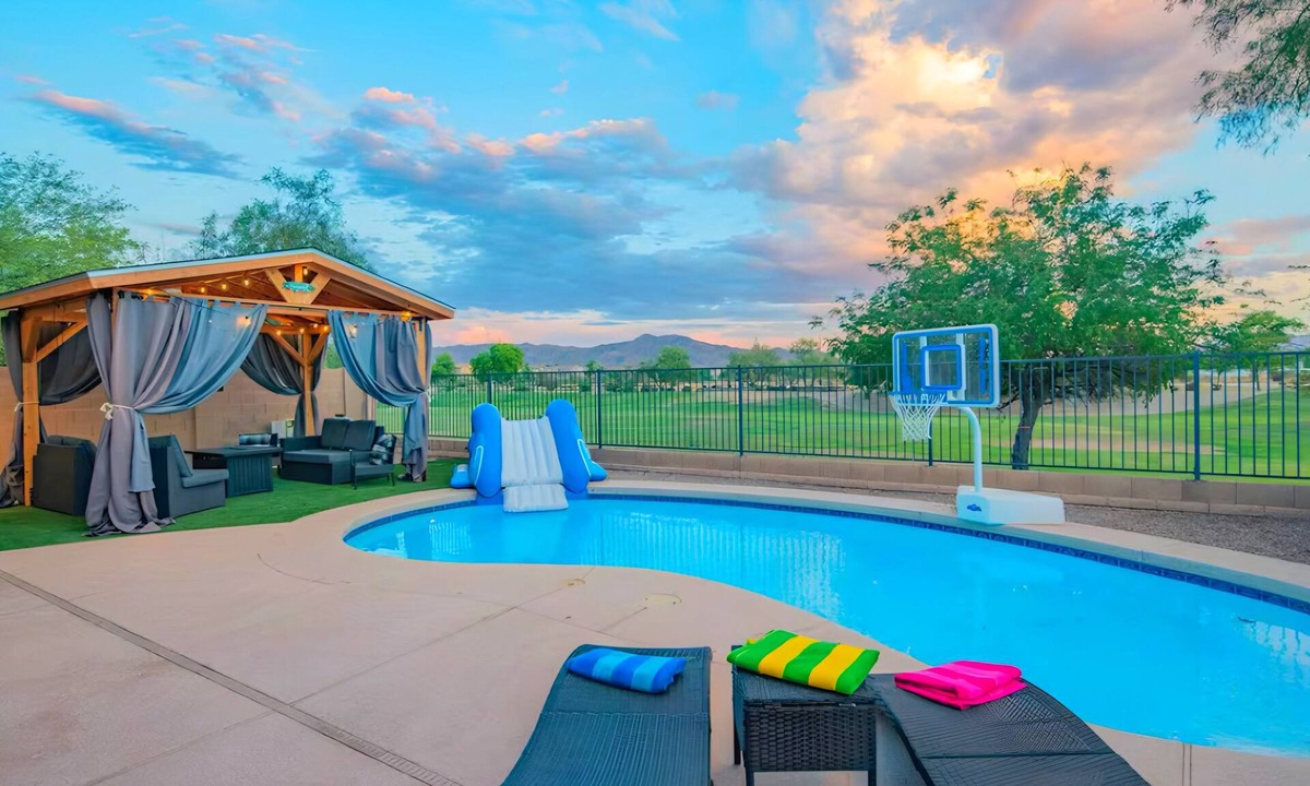 Rogers Ranch House | Entertainment Escape:Pool,Games &Views