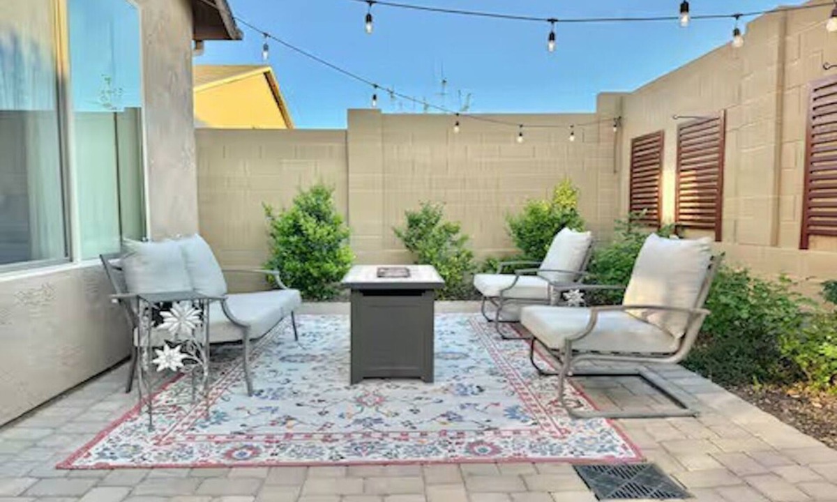 Clarkdale House | Entire Back House Suite & Private Backyard/Jacuzzi