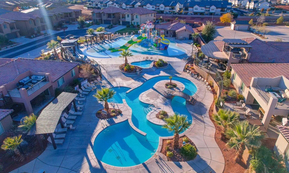 Santa Clara House | Entire Home Paradise Pools 2 King Suites