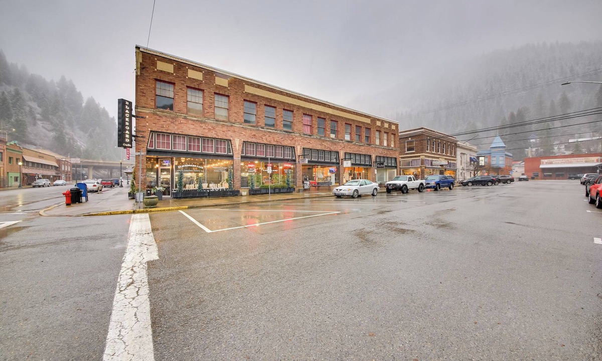 Wallace Apartment | Epic Silver Valley Basecamp: Steps to Dtwn Fun!