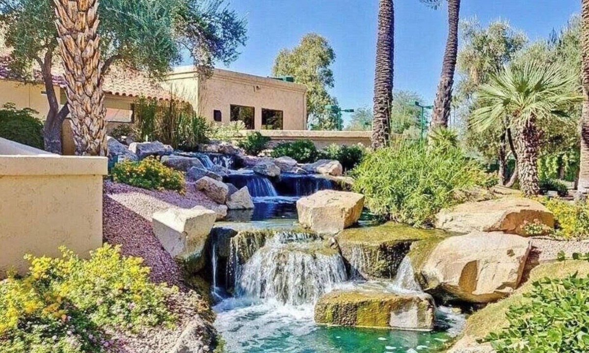 Scottsdale Ranch House | Executive 2 bedroom condo in the Raquet Club
