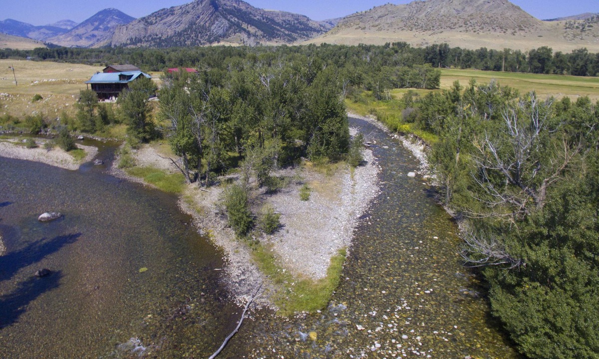 Fishtail Cabin | Executive Cabin -1 mile Stillwater River-Guide House-Montana fly fishing