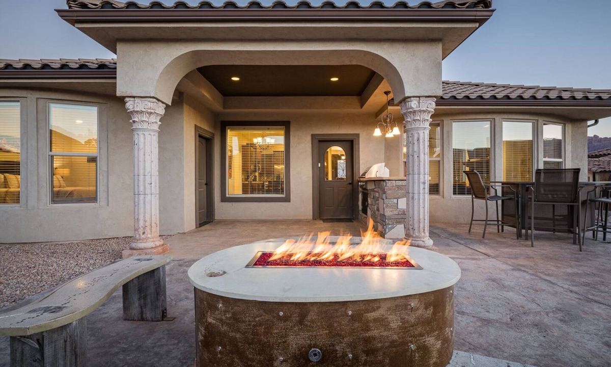 Moab South Valley House | Executive Rental Home Near Golf Course