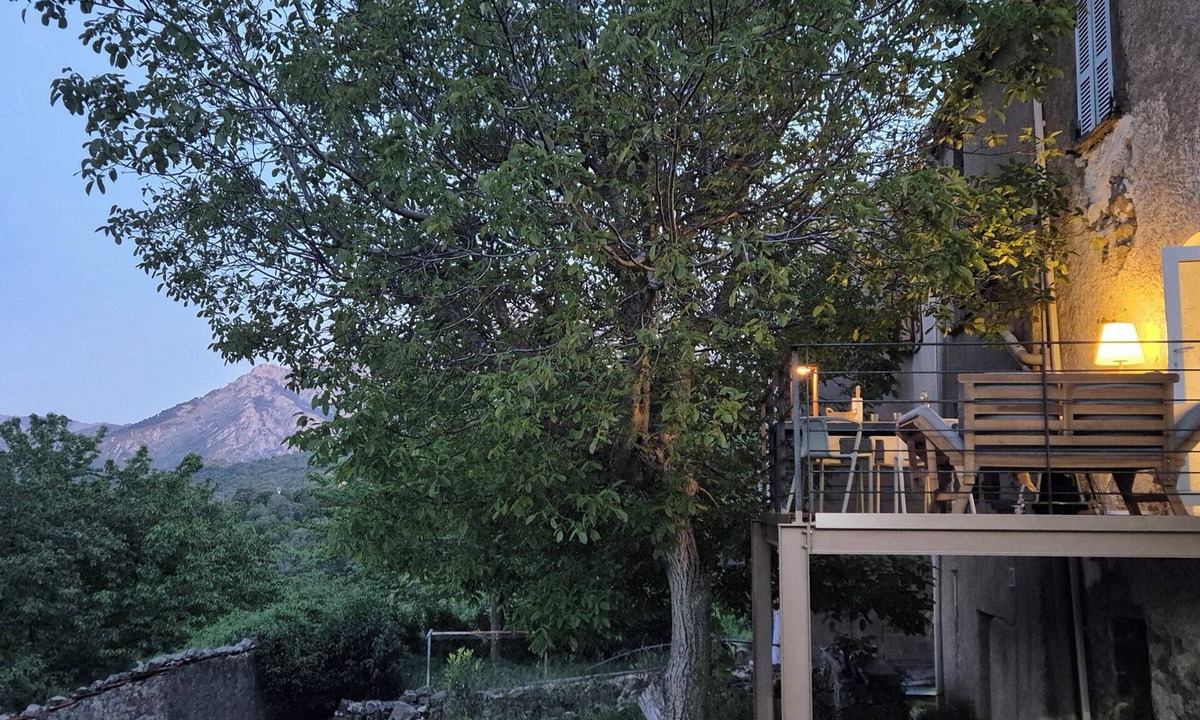 Pioggiola House | Experience the authenticity and charm of a timeless village in a warm and welcoming home.