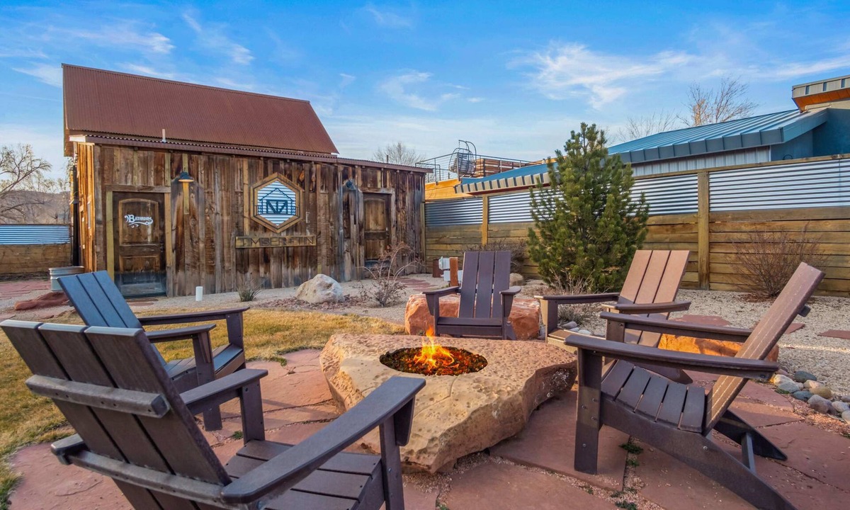 Kanab House | Explore Kanab: Timber & Tin E 2BR Roof Deck, Pool, Hot Tub and Game Barn. Close to Horseshoe Bend, Zion, Bryce and North Rim of the Grand Canyon.