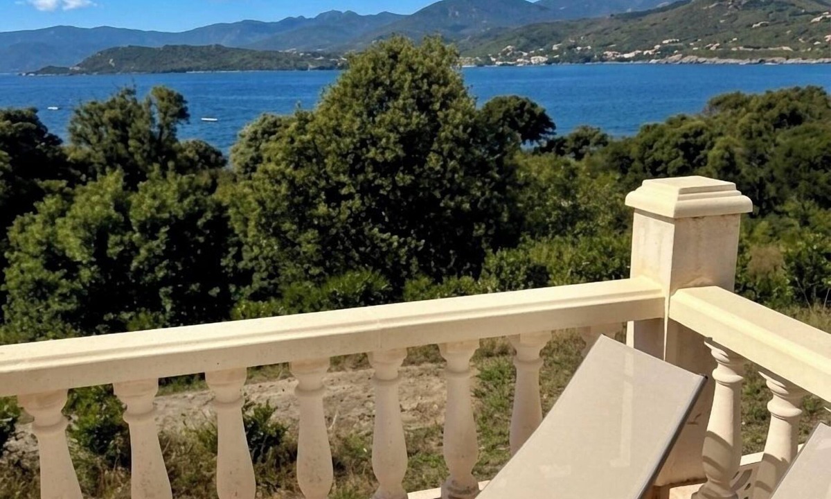 Orcino Apartment | F3 in very quiet villa, large terrace with sea view, beach 5 minutes away on foot
