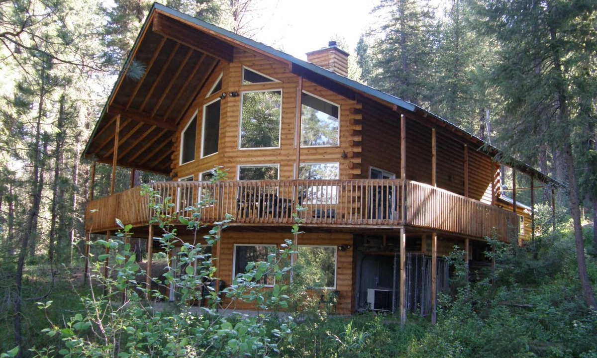 Garden Valley Cabin | Fabulous Mountain Chalet on the River with All the Amenities you Desire!