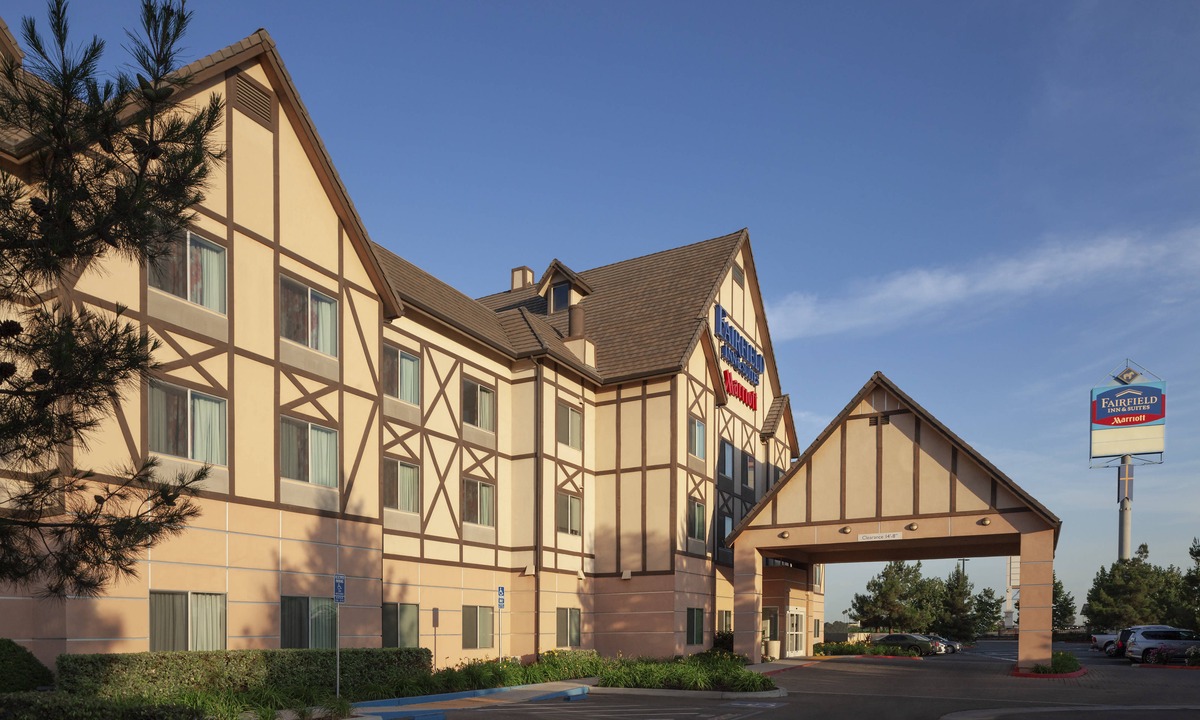 Kingsburg Hotel | Fairfield Inn & Suites by Marriott Selma Kingsburg
