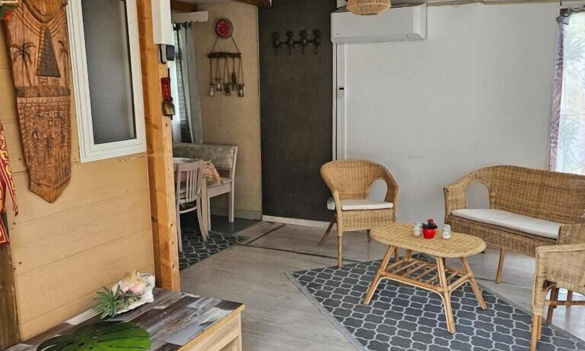 Galeria Ski Chalet | Family chalet in campsite with swimming pool