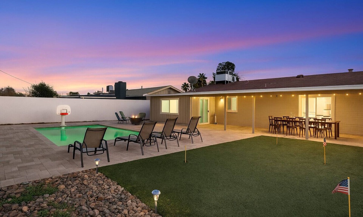 Papago Parkway House | Family Friendly Getaway 3bd/2ba w/Pool