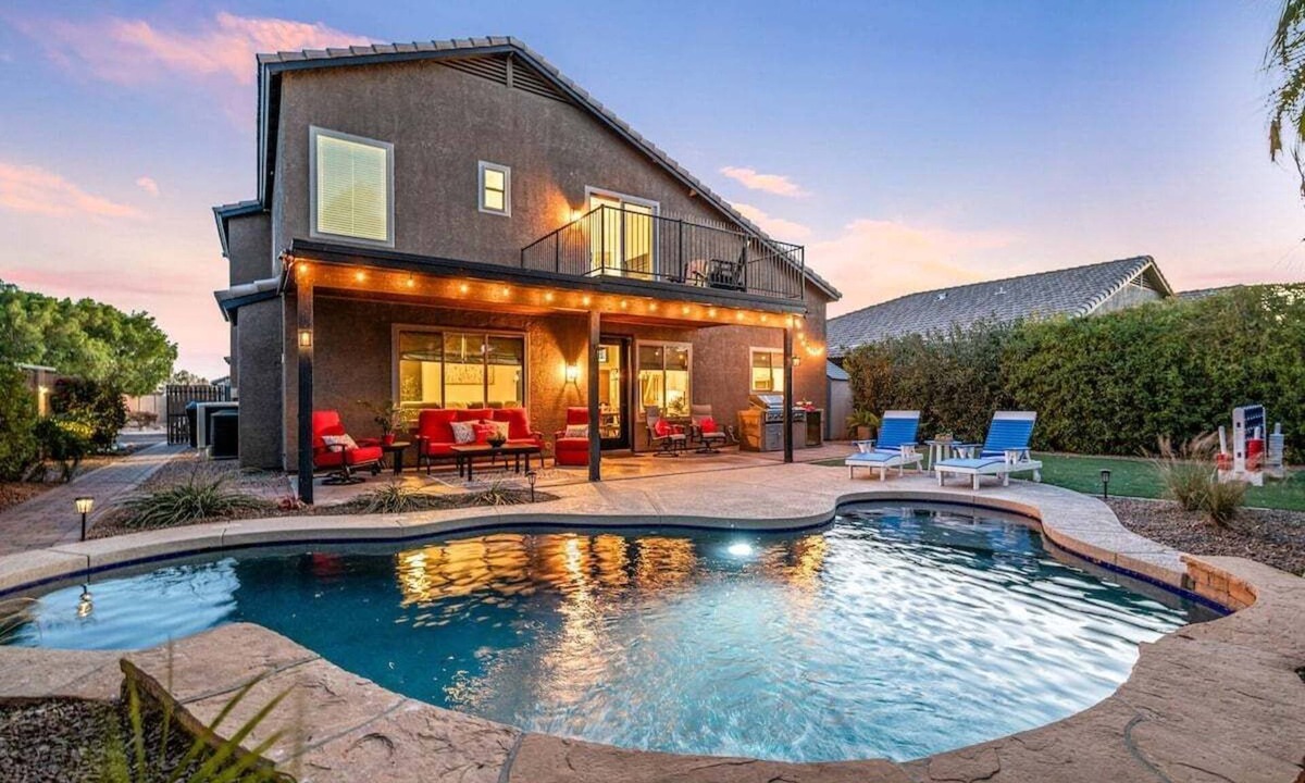 Parkwood Ranch House | Family Friendly! Htd Pool, Air Hockey, View!