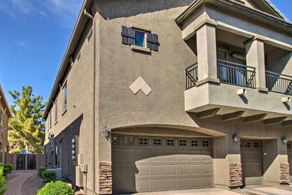 Augusta Ranch House | Family-Friendly Mesa Townhome with Pool Access!