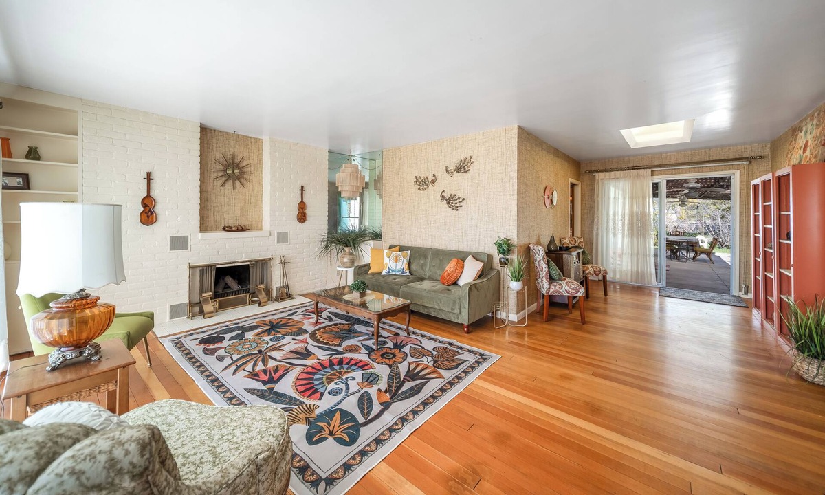 Price House | Family Fun Retro Vibe! Spacious & Charming w/Games, Firepit, & Fenced Yard!