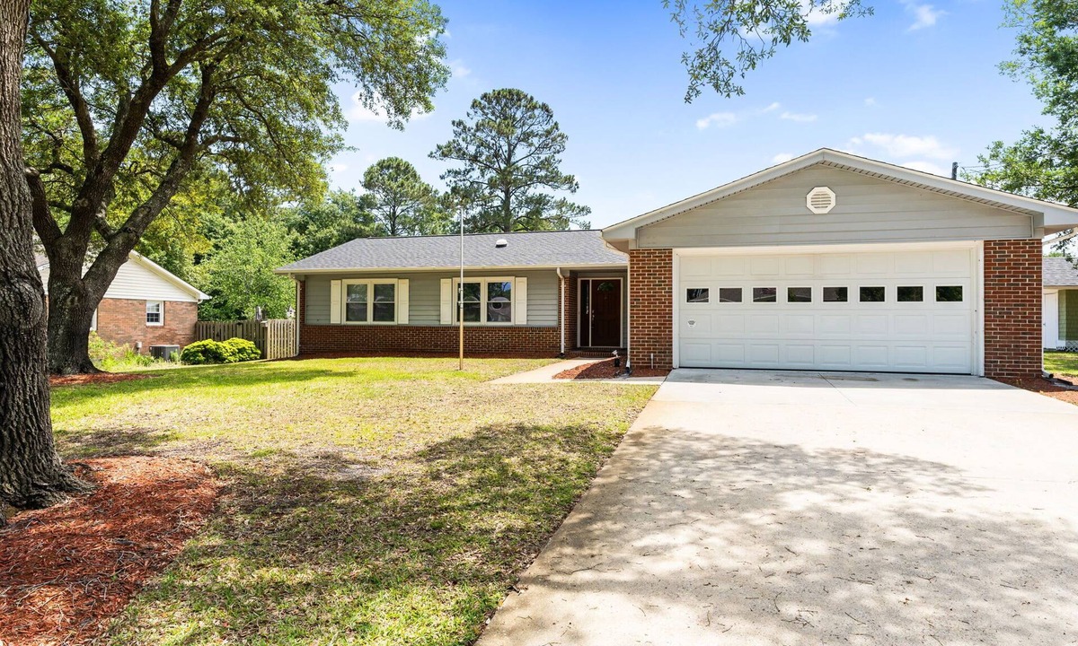 Wilmington Villa | Family Fun w/Games + Hot Tub | Beach & Downtown