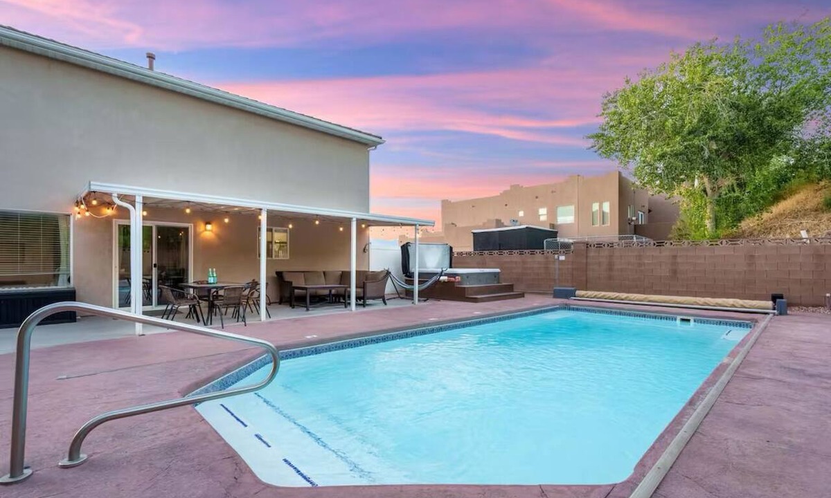 La Verkin House | Family Getaway: 4BR, Pool & Spa, – Sleeps 10