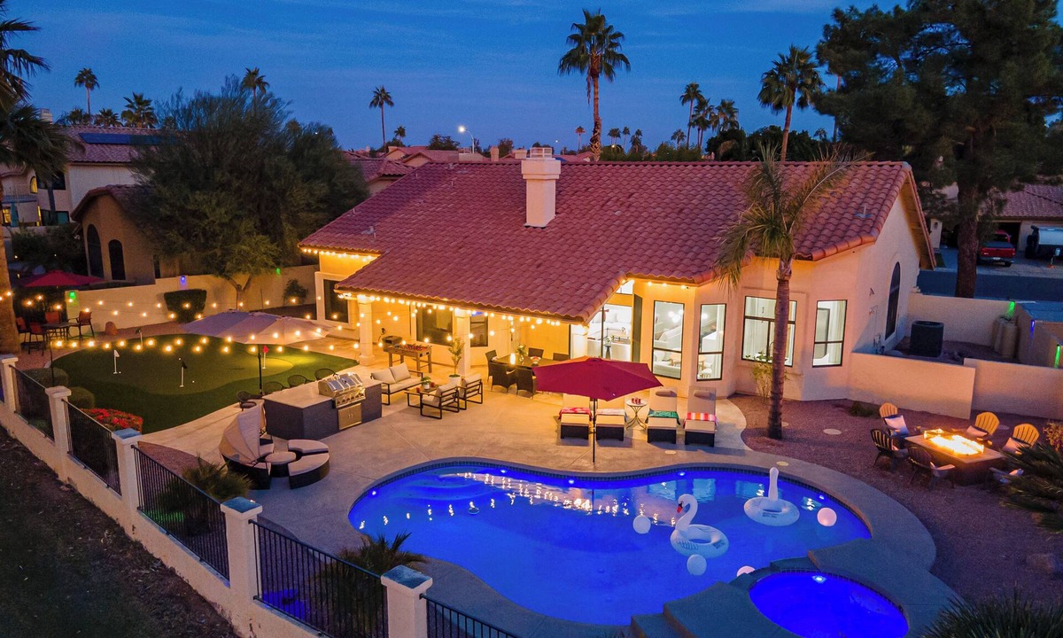 Island at Ocotillo House | Family Oasis! Free Heated Pool+Spa, Golf+Lake View, BBQ, Putting Green