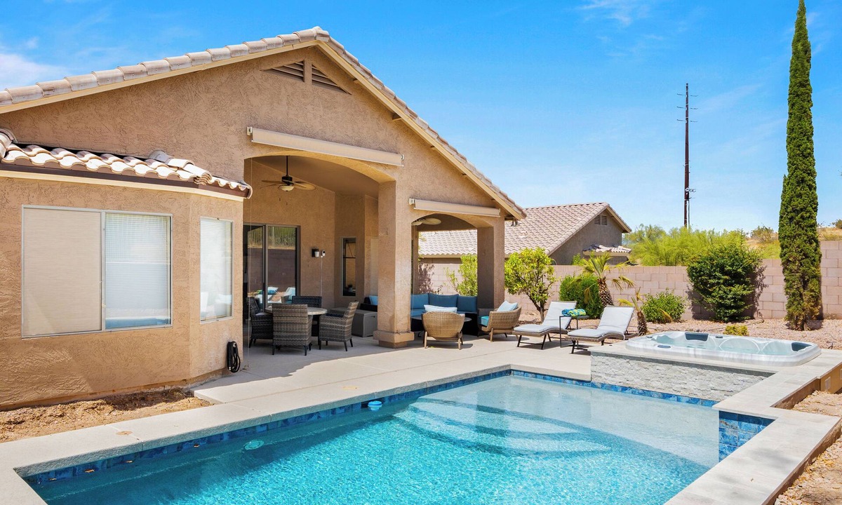 Fountain Hills House | Family Retreat surrounded by mountains, fairways and trails.