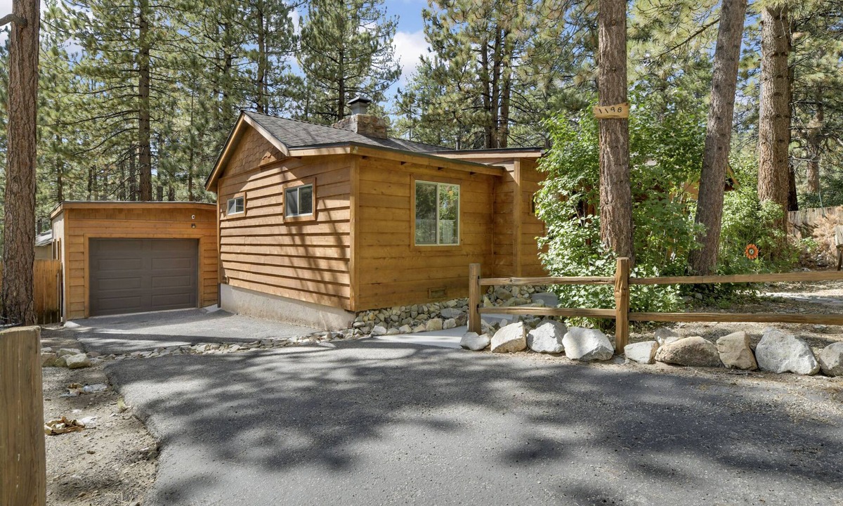 Fawnskin Cabin | Fawnskin Cottage- Adorable Relaxing Retreat Cabin