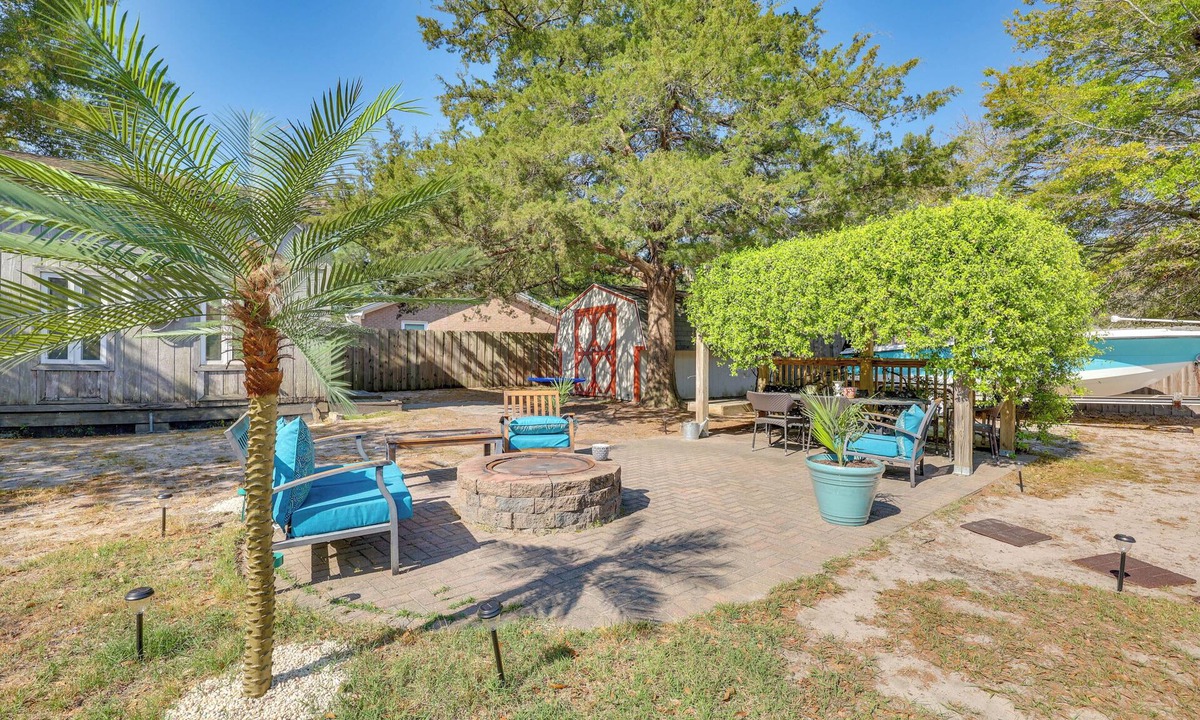 Myrtle Grove House | Fenced Yard! Family Getaway 6 Mi to Carolina Beach